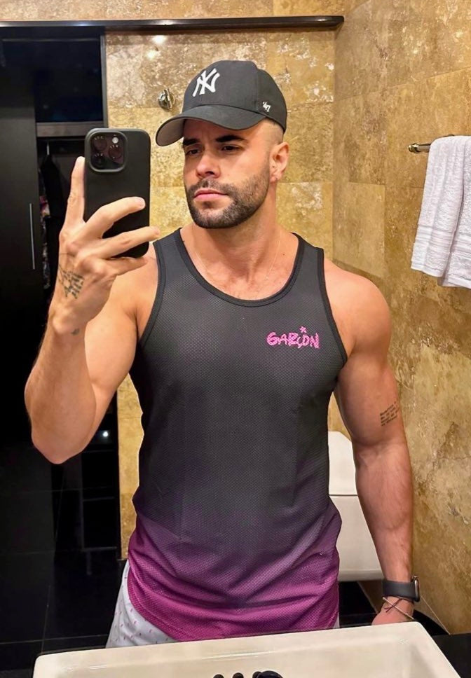 sexy gay man gym tank top selfie gay muscle tank top