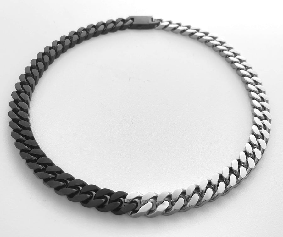 Vincit Chain Necklace